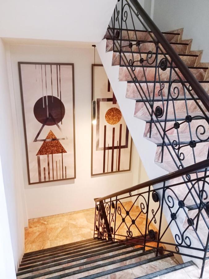 Andita Syariah Hotel スラバヤ エクステリア 写真