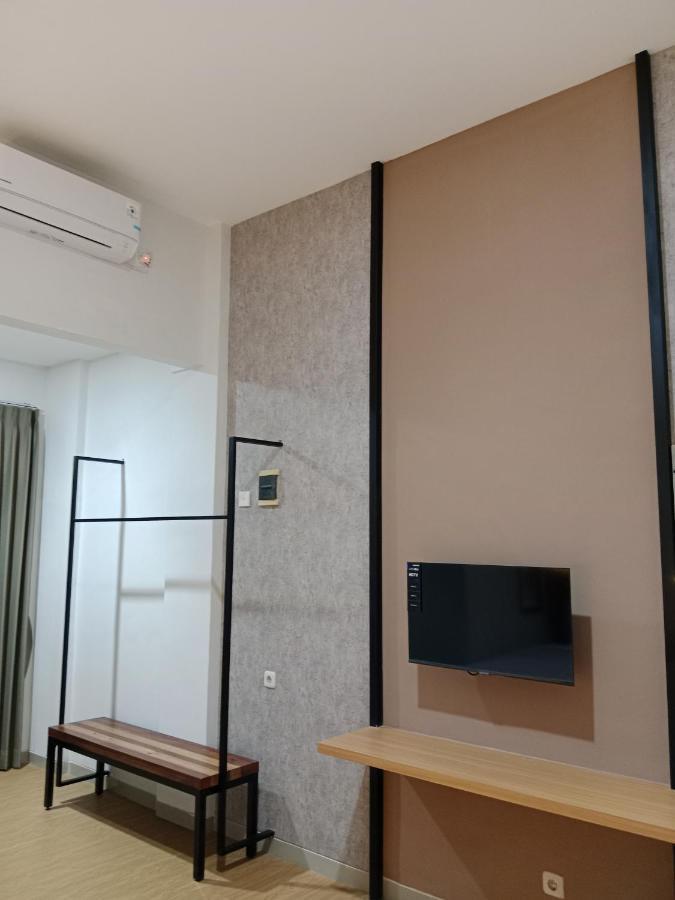 Andita Syariah Hotel スラバヤ エクステリア 写真