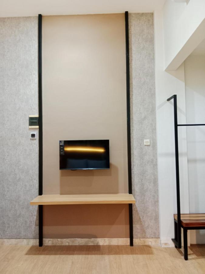 Andita Syariah Hotel スラバヤ エクステリア 写真