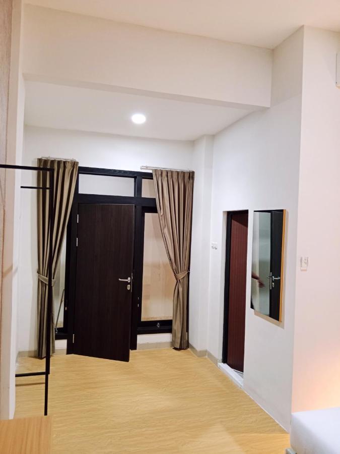 Andita Syariah Hotel スラバヤ エクステリア 写真