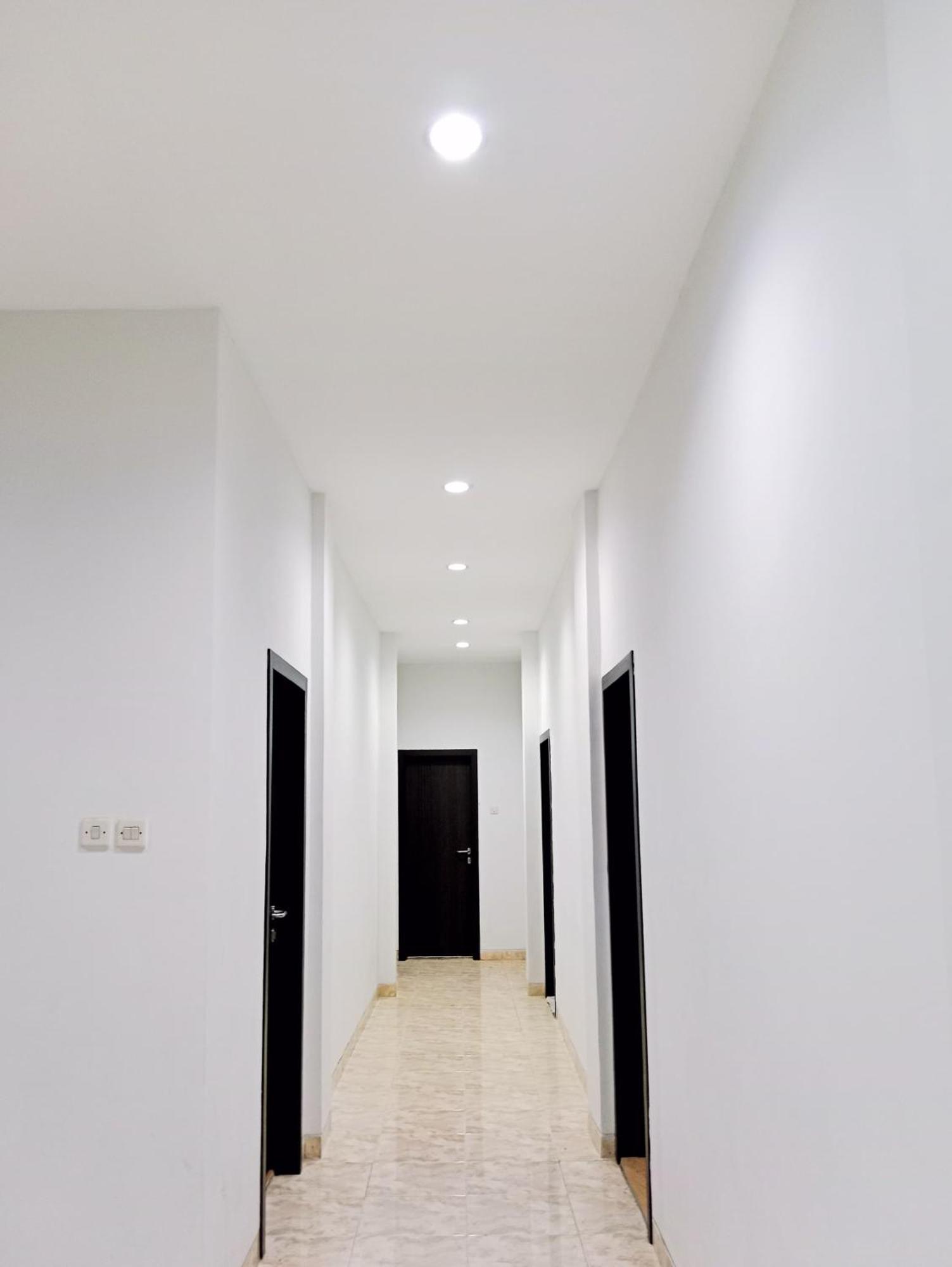 Andita Syariah Hotel スラバヤ エクステリア 写真