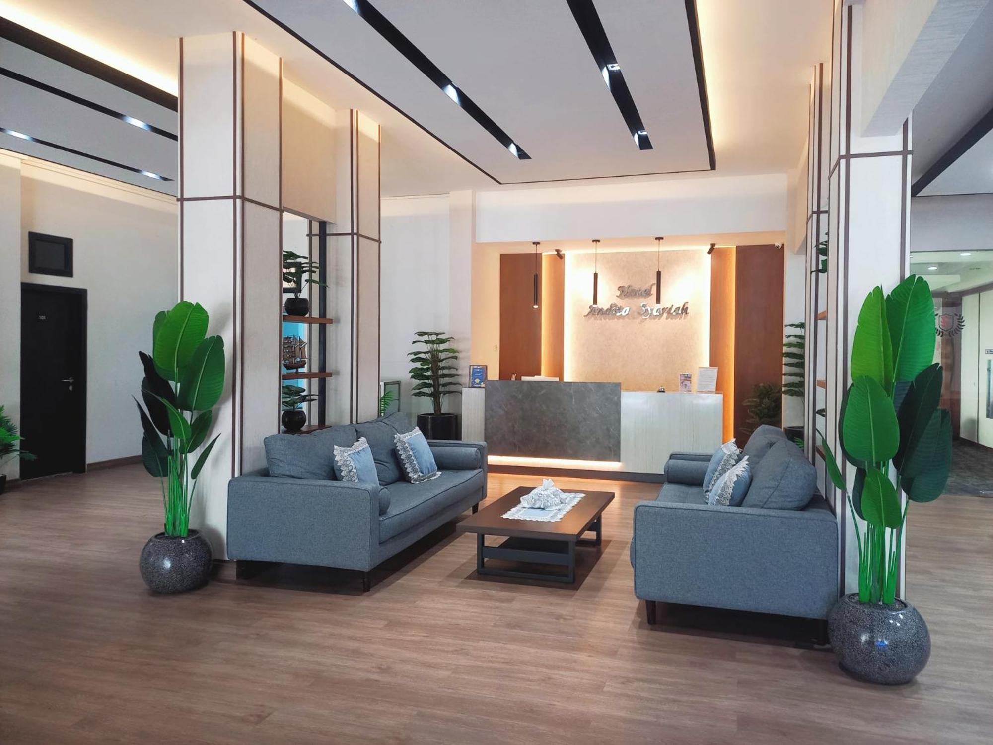 Andita Syariah Hotel スラバヤ エクステリア 写真