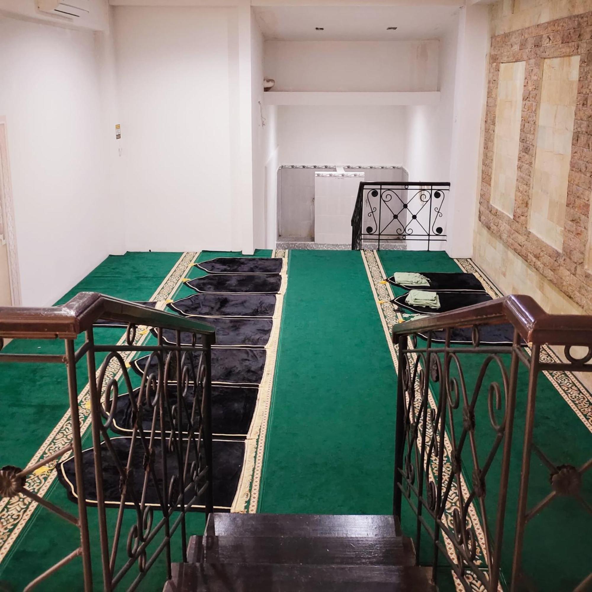 Andita Syariah Hotel スラバヤ エクステリア 写真