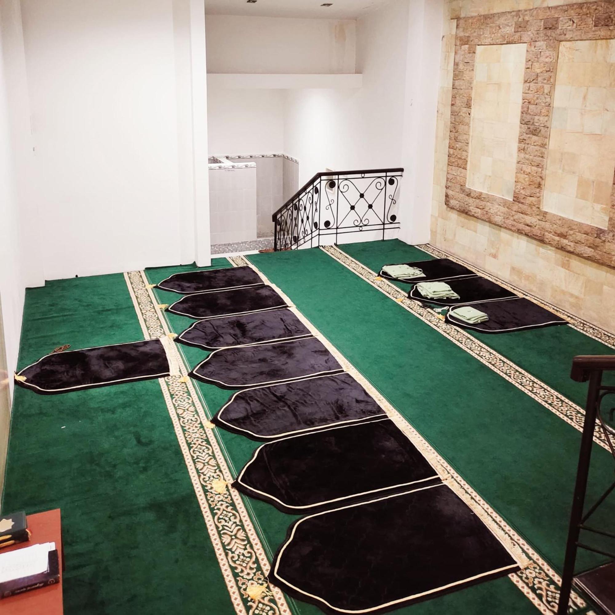 Andita Syariah Hotel スラバヤ エクステリア 写真